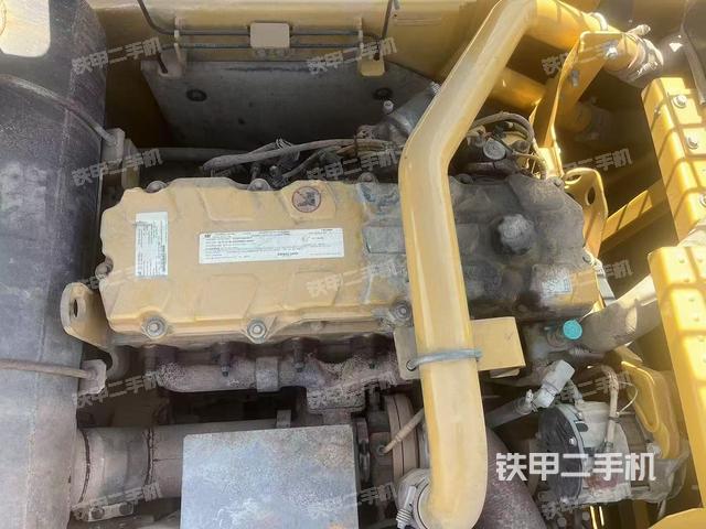 发动机整体俯视(整机外观) 发动机整体俯视(整机外观)