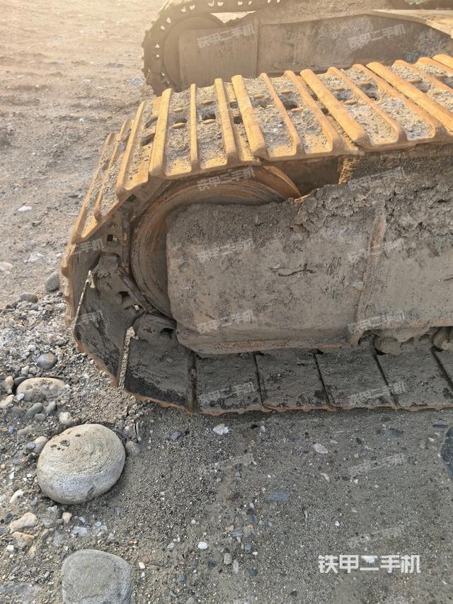 左驅(qū)動(dòng)輪（行走機(jī)構(gòu)）