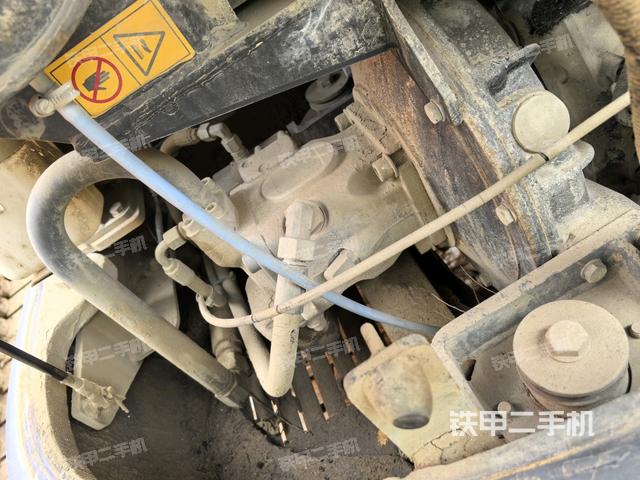 液壓泵艙室正面整體（整機(jī)外觀）