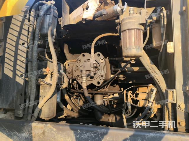 液壓泵斜45?左（大件艙室）