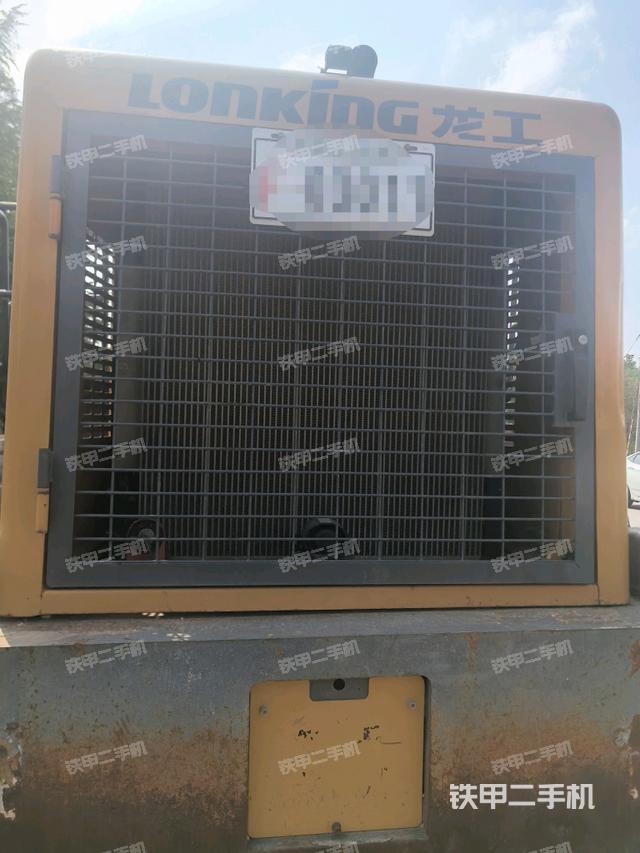 散熱器正面(動(dòng)力系統(tǒng)) 散熱器正面(動(dòng)力系統(tǒng))