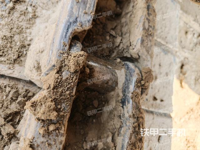 右側(cè)履帶整體(行走機構) 右側(cè)履帶整體(行走機構)