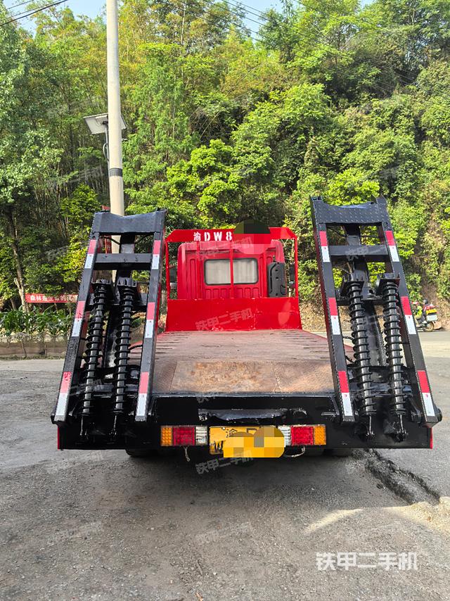 整機(jī)右側(cè)(設(shè)備外觀及核心部件) 整機(jī)右側(cè)(設(shè)備外觀及核心部件)
