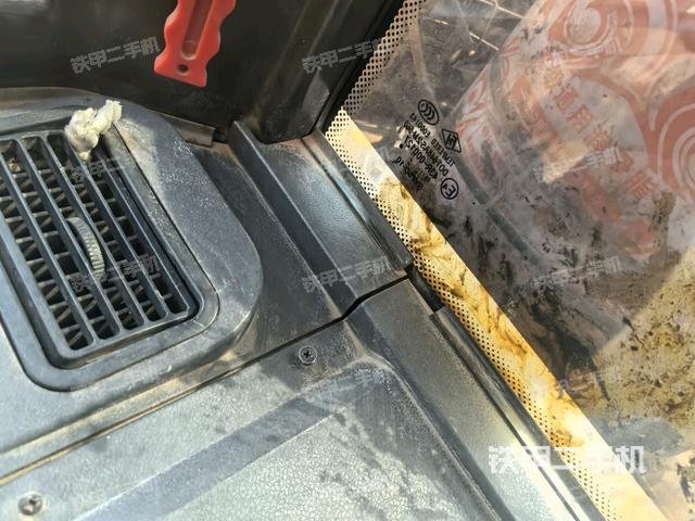 座椅后部(駕駛室部分) 座椅后部(駕駛室部分)