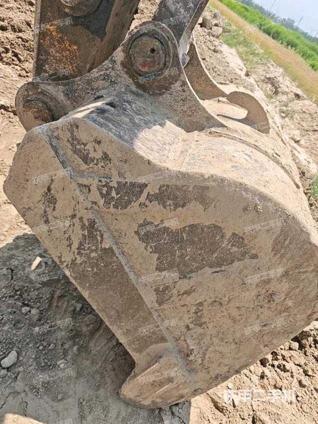 小臂整體左后(工作和回轉(zhuǎn)裝置) 小臂整體左后(工作和回轉(zhuǎn)裝置)