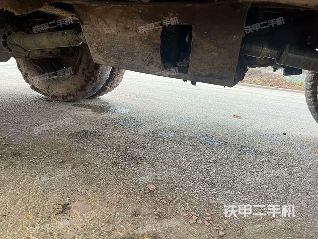 單側(cè)履帶整體(整機外觀) 單側(cè)履帶整體(整機外觀)