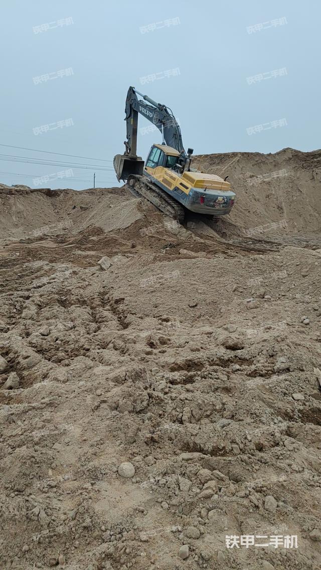 驾驶室顶部（整机外观）