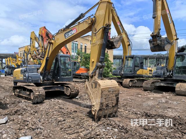 右前45(整機(jī)外觀) 右前45(整機(jī)外觀)