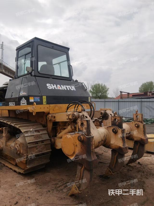 整机右后45°（设备外观及核心部件）