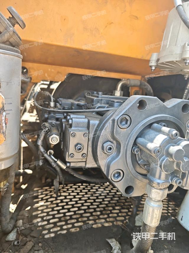 液壓泵斜45?左(大件艙室) 液壓泵斜45?左(大件艙室)