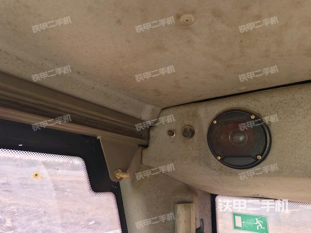 后窗玻璃角标(驾驶室部分) 后窗玻璃角标(驾驶室部分)