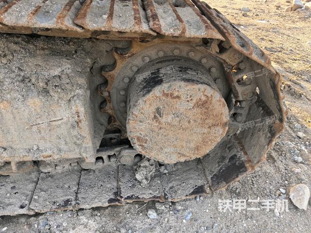 右驅(qū)動(dòng)輪（行走機(jī)構(gòu)）