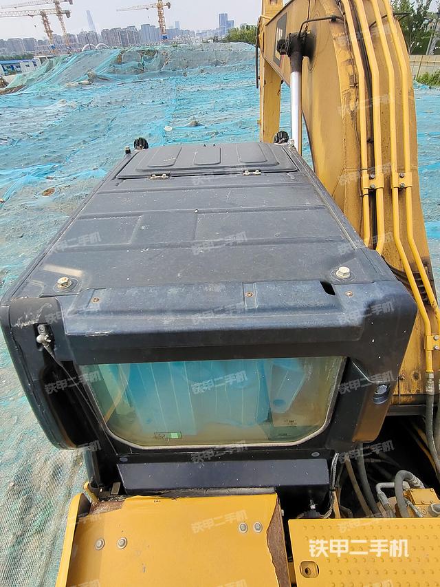 驾驶室顶部（整机外观）