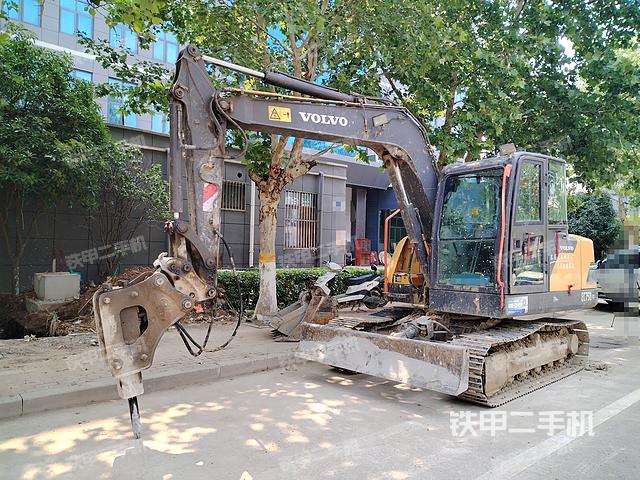 沃爾沃EC75DAG挖掘機