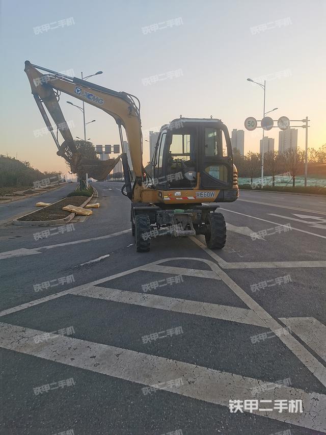 驾驶室整体（整机外观）