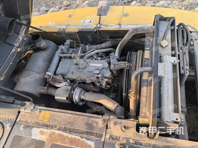 發(fā)動(dòng)機(jī)室（上車部件）