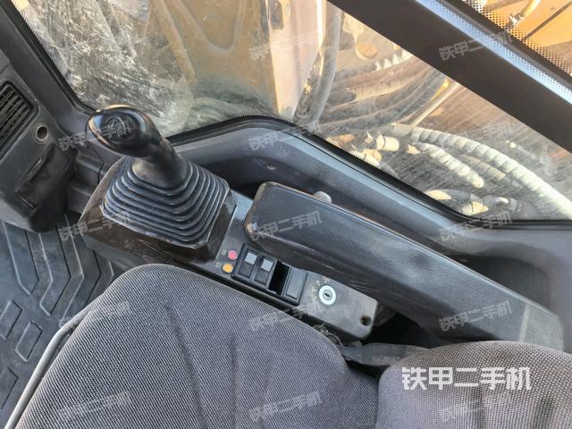 座椅左側(cè)控制臺(tái)/音響/含左手柄(駕駛室部分) 座椅左側(cè)控制臺(tái)/音響/含左手柄(駕駛室部分)