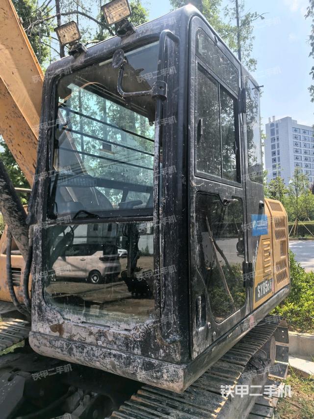 ?駕駛室正側(cè)(駕駛室部分) ?駕駛室正側(cè)(駕駛室部分)