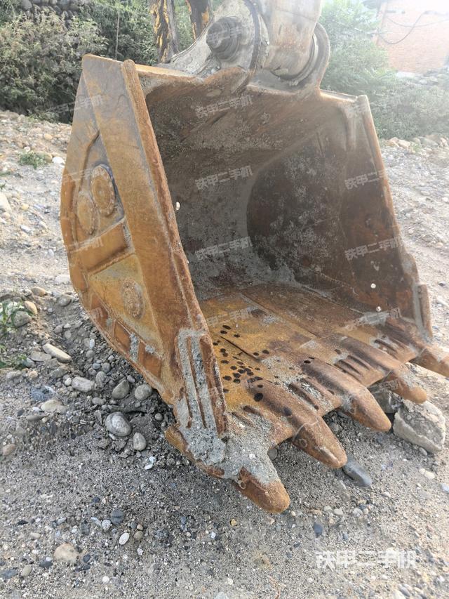 鏟斗右后整體（工作和回轉(zhuǎn)裝置）