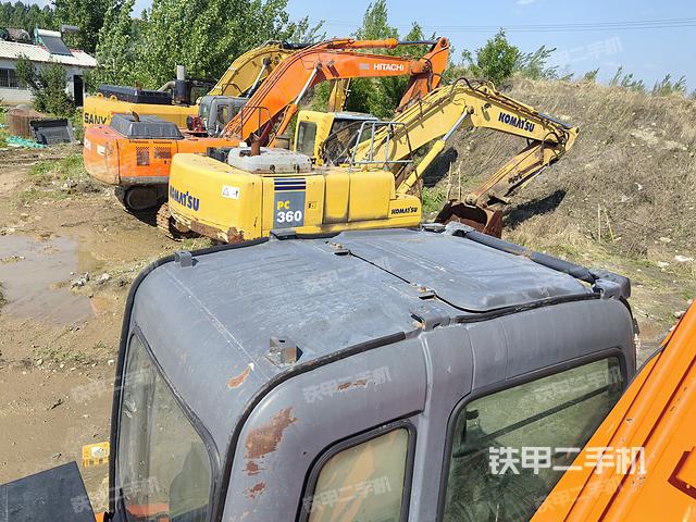 駕駛室頂部(整機外觀) 駕駛室頂部(整機外觀)