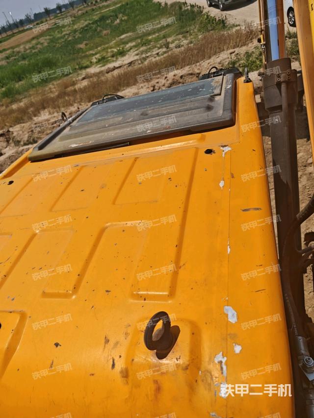 駕駛室頂部俯視(上車部件) 駕駛室頂部俯視(上車部件)