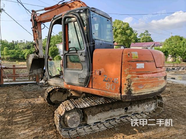 日立ZX70挖掘机的设备实拍-第2张实拍照片