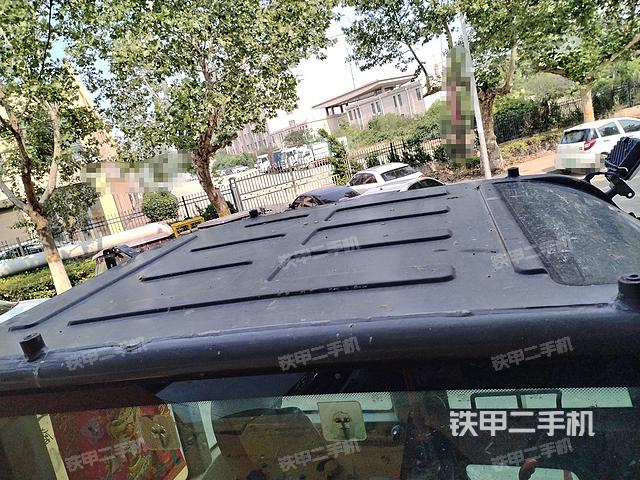 駕駛室頂部(整機外觀) 駕駛室頂部(整機外觀)