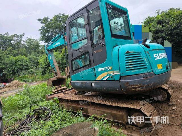 整機右后45°(整機外觀) 整機右后45°(整機外觀)