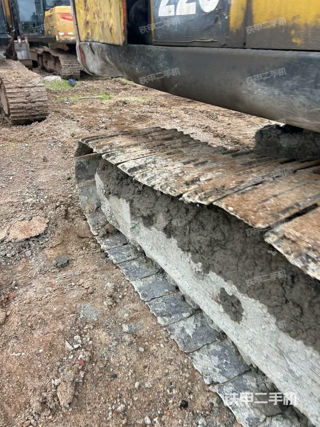 左导向轮(行走机构) 左导向轮(行走机构)