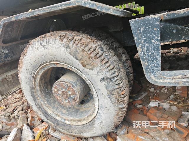 左驅(qū)動(dòng)輪(行走機(jī)構(gòu)) 左驅(qū)動(dòng)輪(行走機(jī)構(gòu))