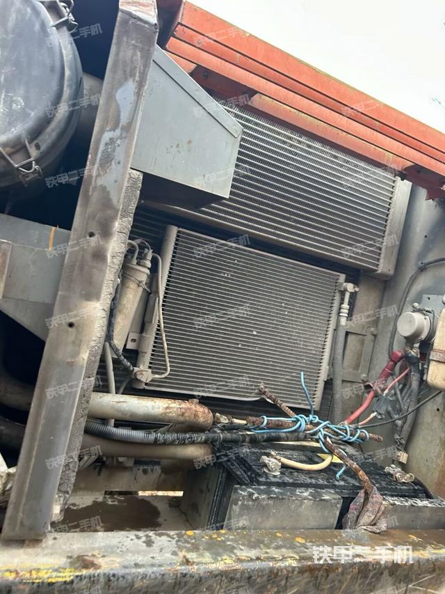 散热器正面(大件舱室) 散热器正面(大件舱室)