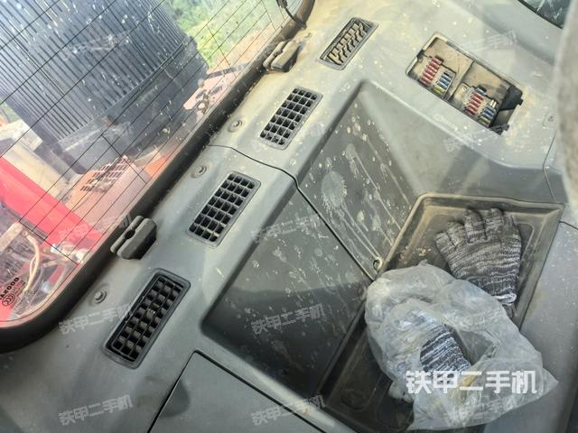 座椅后部(駕駛室部分) 座椅后部(駕駛室部分)