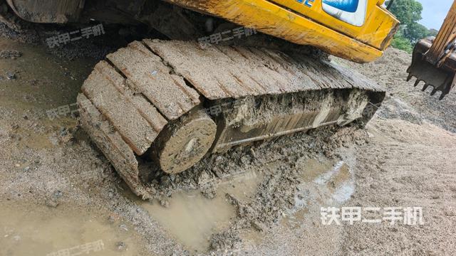 左側(cè)履帶整體?(行走機(jī)構(gòu)) 左側(cè)履帶整體?(行走機(jī)構(gòu))