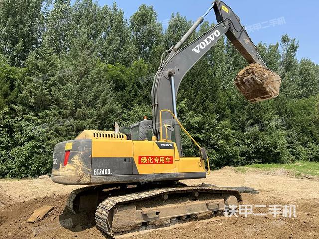 整機右后45°(整機外觀) 整機右后45°(整機外觀)