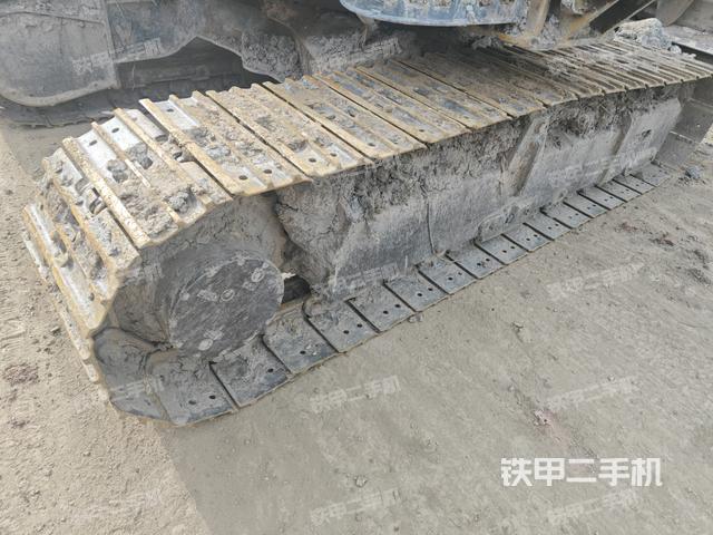 左側(cè)履帶整體?(行走機(jī)構(gòu)) 左側(cè)履帶整體?(行走機(jī)構(gòu))