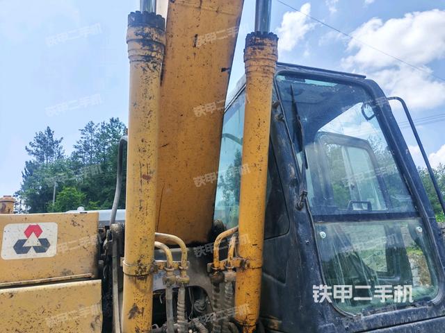 大臂油缸整體?豎拍(工作和回轉(zhuǎn)裝置) 大臂油缸整體?豎拍(工作和回轉(zhuǎn)裝置)