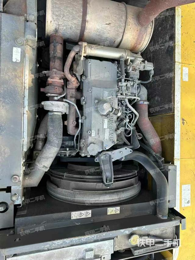 发动机整体俯视(整机外观) 发动机整体俯视(整机外观)