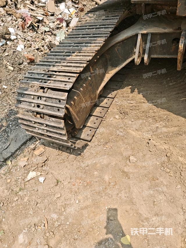 右驅(qū)動(dòng)輪（行走機(jī)構(gòu)）