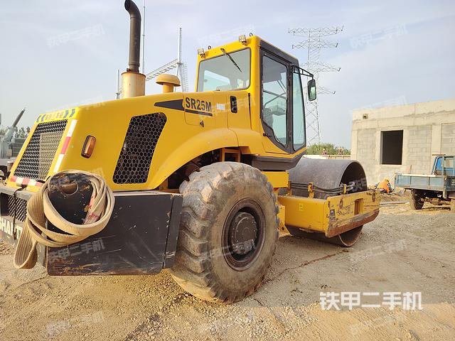 整機(jī)右后45°(設(shè)備外觀及核心部件) 整機(jī)右后45°(設(shè)備外觀及核心部件)