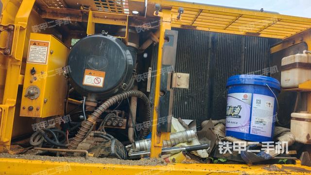 散熱器正面(大件艙室) 散熱器正面(大件艙室)