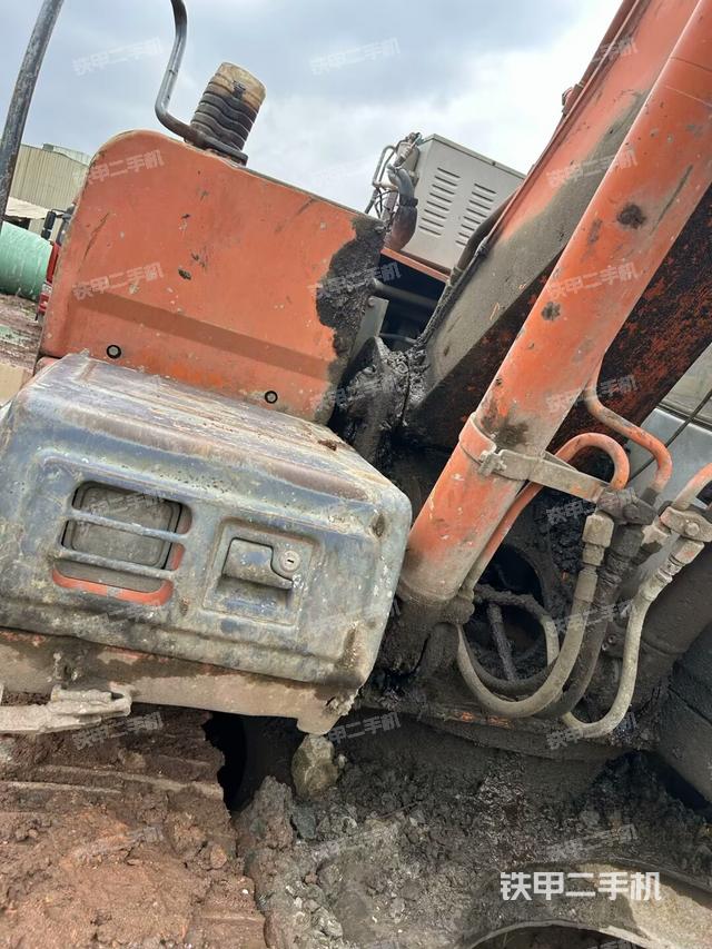 大臂根部 斜视（工作和回转装置）