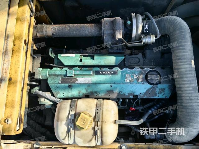 发动机室(上车部件) 发动机室(上车部件)