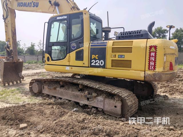 小松PC220-8M0挖掘機(jī)