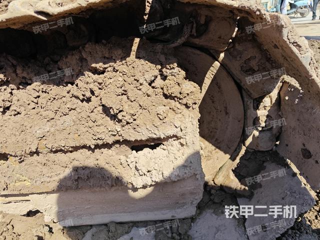 左导向轮(行走机构) 左导向轮(行走机构)
