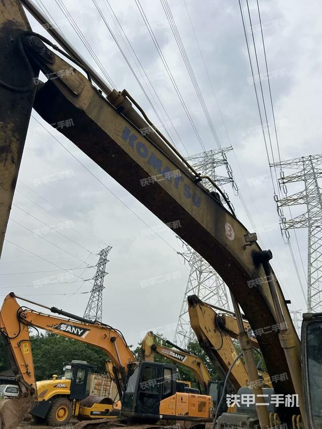 大臂整体 右侧(工作和回转装置) 大臂整体 右侧(工作和回转装置)