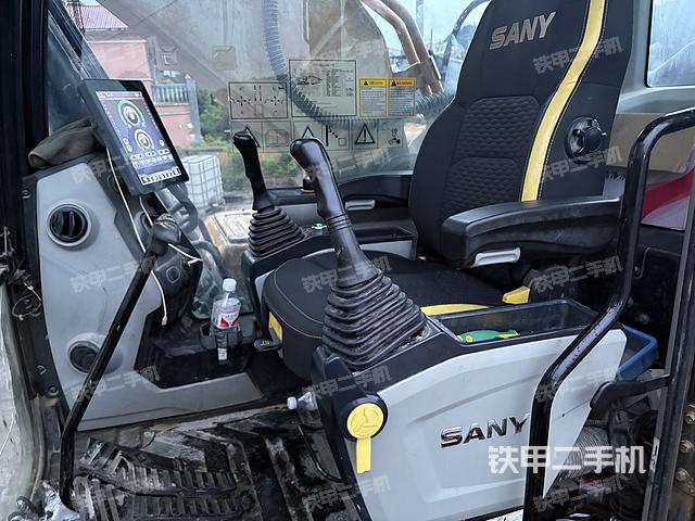 驾驶室整体（整机外观）