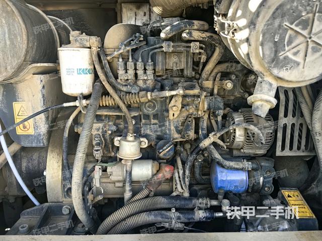 发动机室（上车部件）