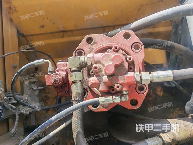 液壓泵斜45?左(大件艙室) 液壓泵斜45?左(大件艙室)