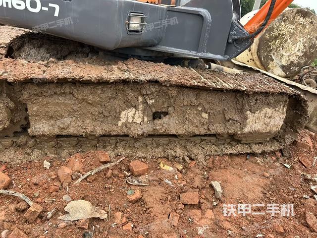 右側(cè)履帶整體?（行走機(jī)構(gòu)）