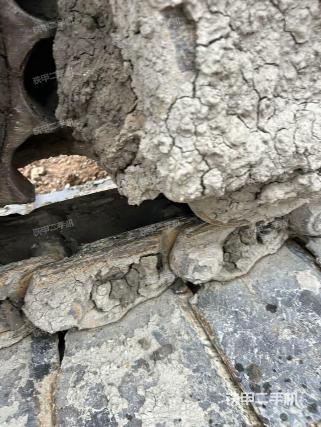 右侧履带整体(行走机构) 右侧履带整体(行走机构)